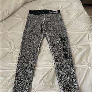 Nike Black & White Speckle Training Leggings. Like New!